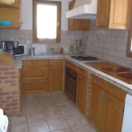 Apartment La Pinede * Ла-Мадраг
