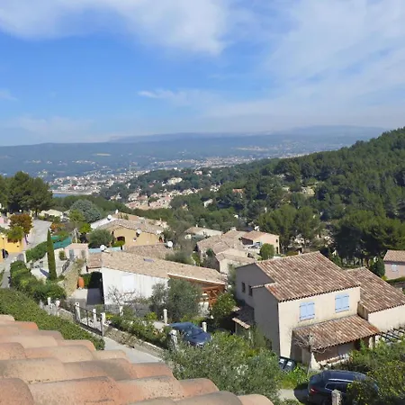 Apartment La Pinede * La Madrague